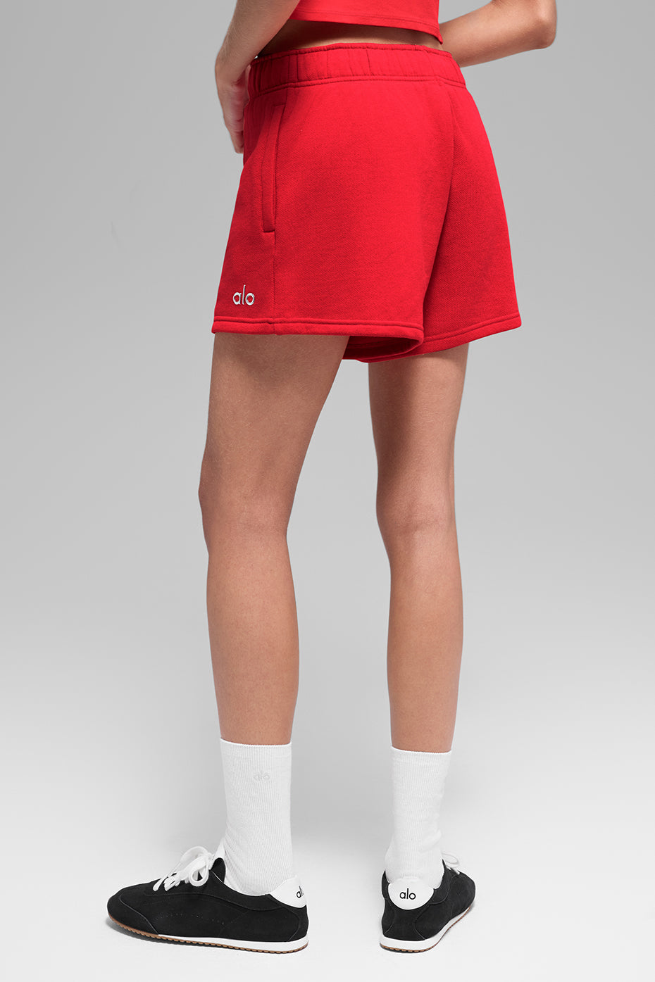 Accolade Short - Bright Red