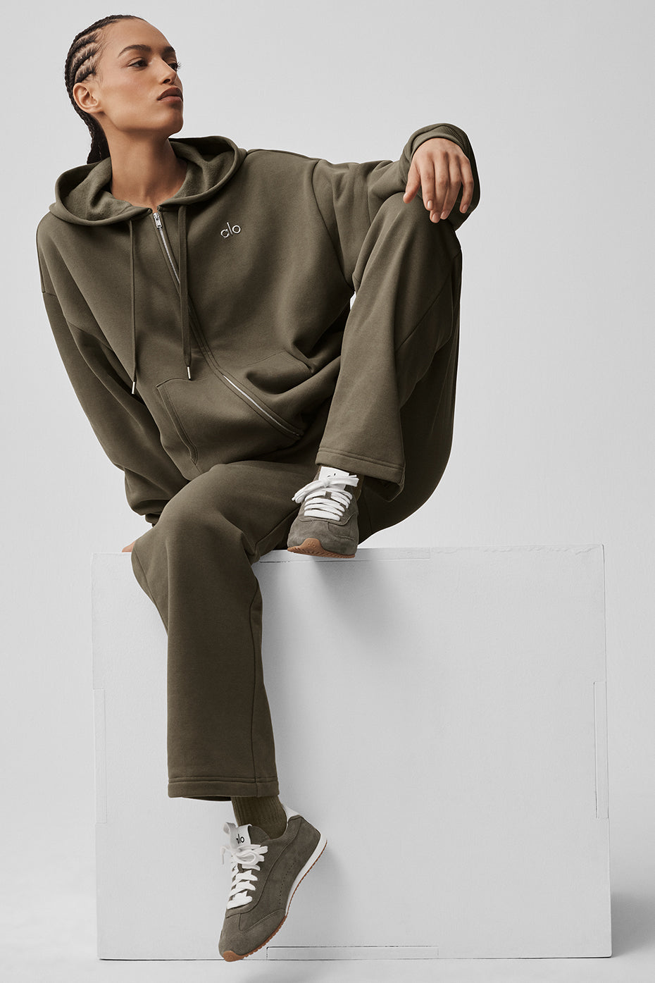 Accolade Straight Leg Sweatpant - Olive Tree
