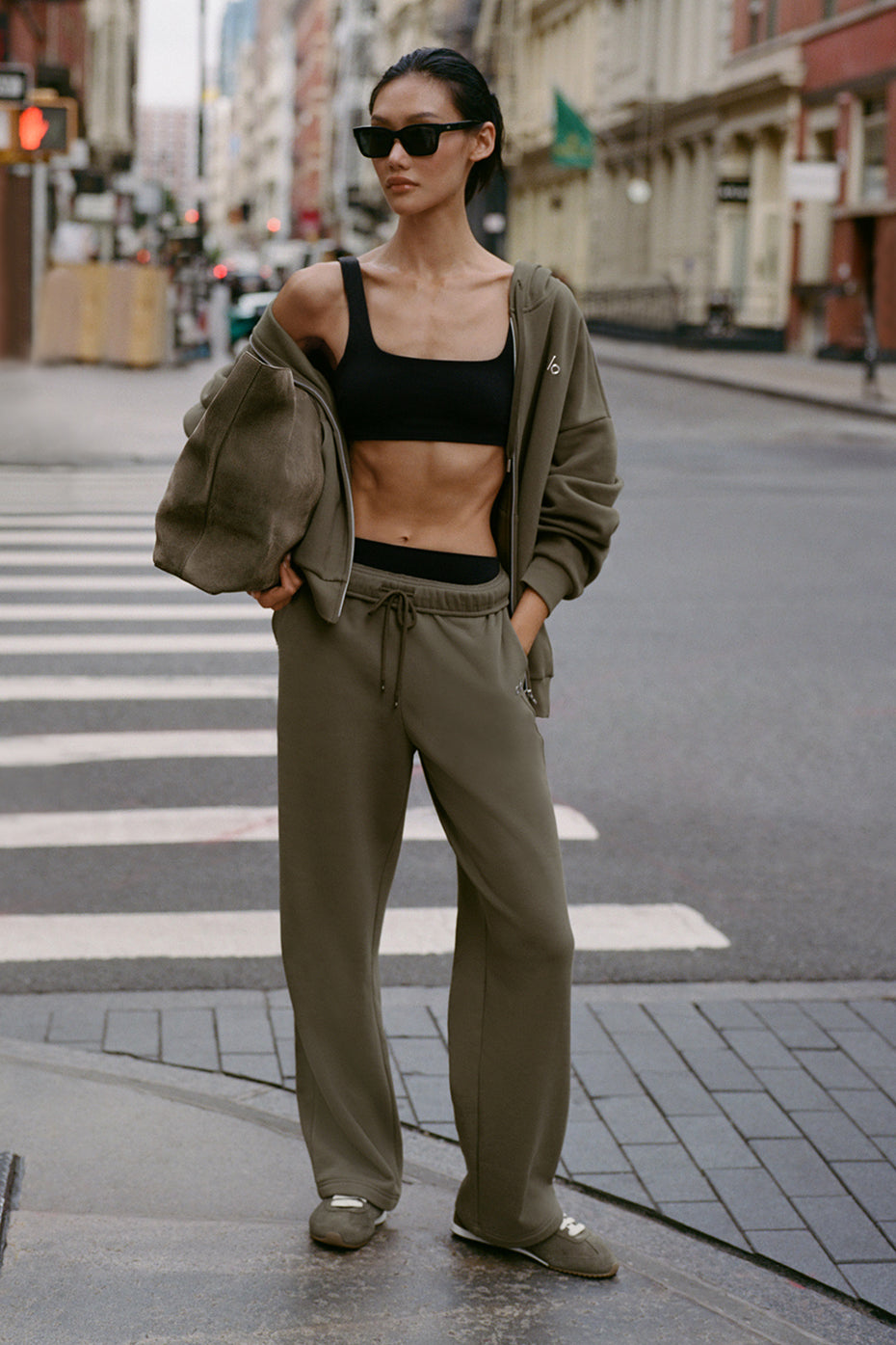 Accolade Straight Leg Sweatpant - Olive Tree